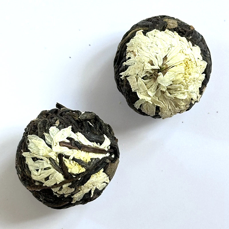 White Chrysanthemum Flower Sheng Puerh Tea Ball